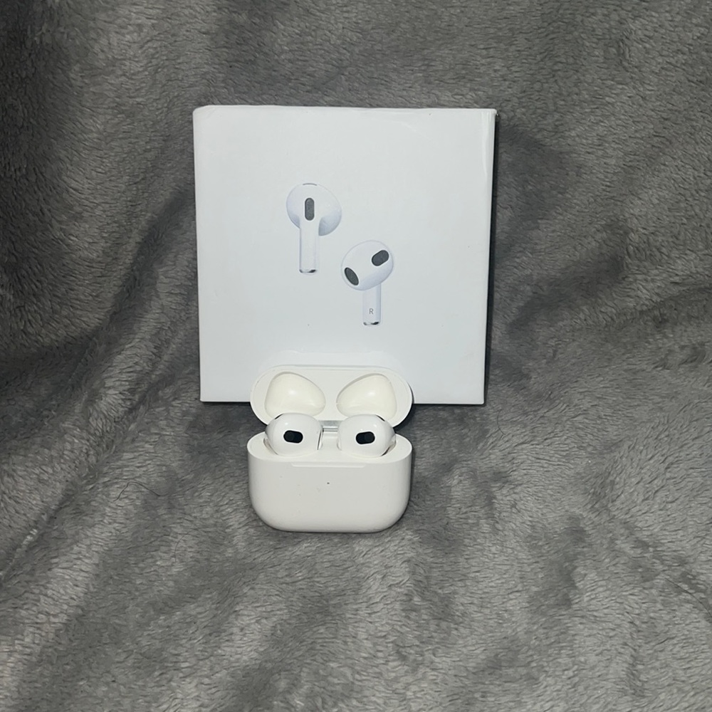 AirPods